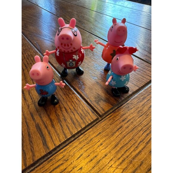 Jazwares Lot of 4 Figures and Peppa Pig Deluxe Family 6 inches Red Car - Picture 6 of 10
